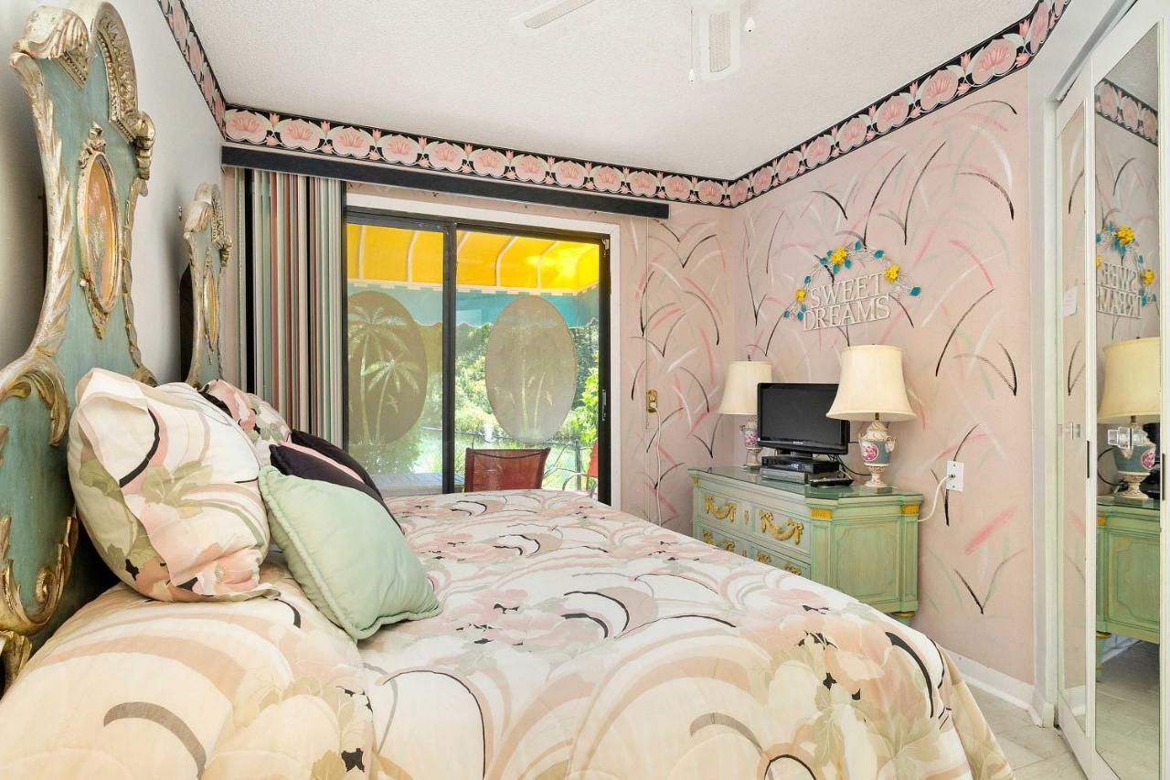 Pams Mermaid House With Riverfront Yard And Lanai! Weeki Wachee Exterior foto