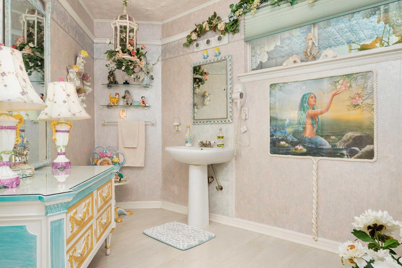 Pams Mermaid House With Riverfront Yard And Lanai! Weeki Wachee Exterior foto